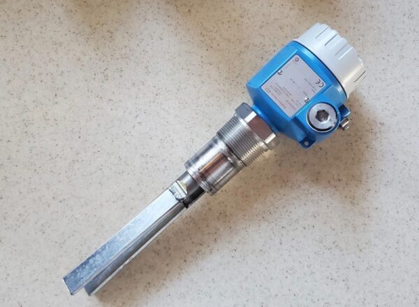 لول سوئیچ ارتعاشی E+H مدل FTM50